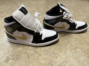Jordan Air Jordan 1 Mid SE Black White Gold Patent Leather 852542-007 Sneakers
